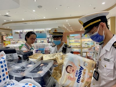 渝中區(qū)嚴查兒童衛(wèi)生用品市場，為祖國花朵筑牢健康防線